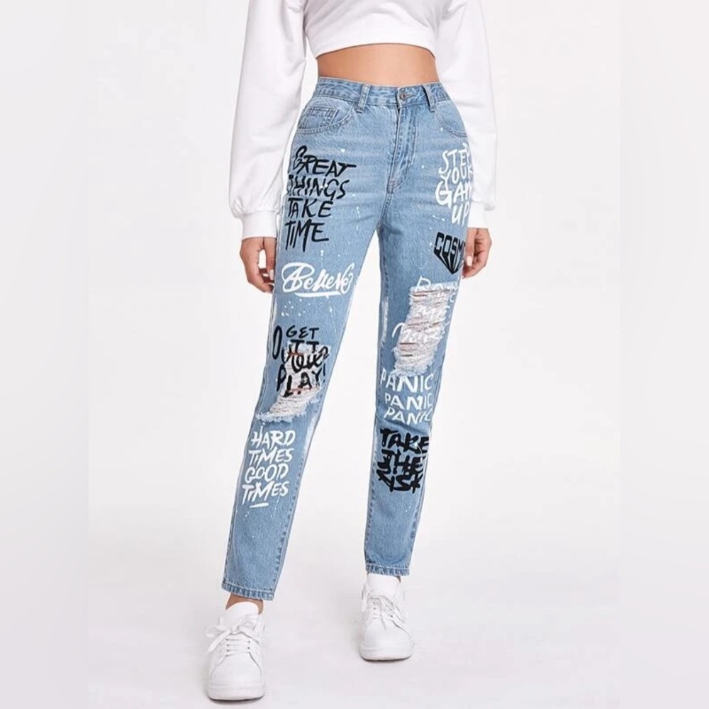 SHEIN Slogan Graphic High-Rise Mom Jeans✨